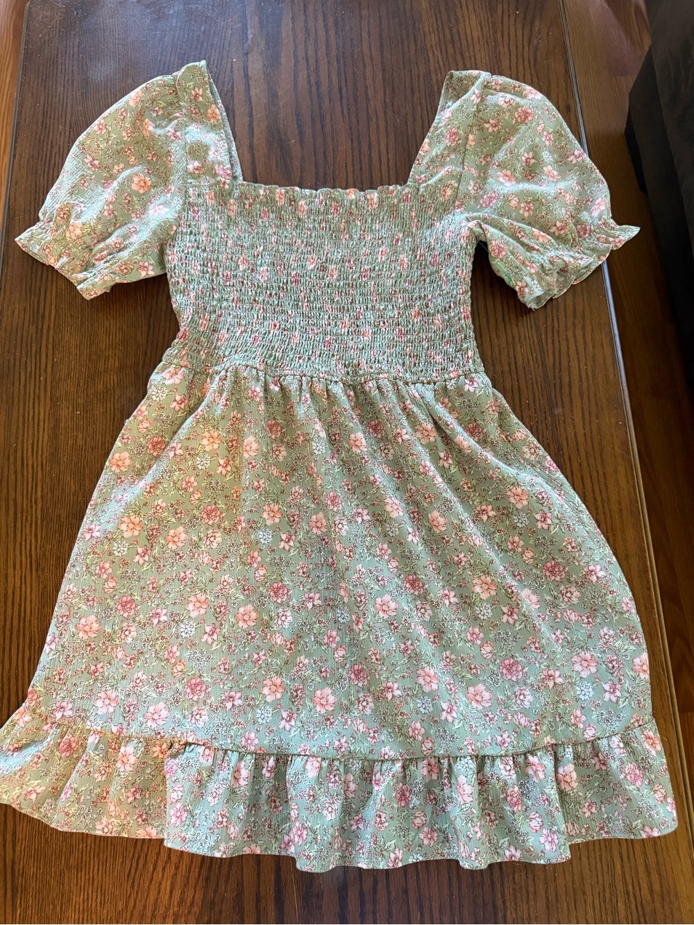 Smocked Puff-Sleeve Floral Casual Dress in Mint Green